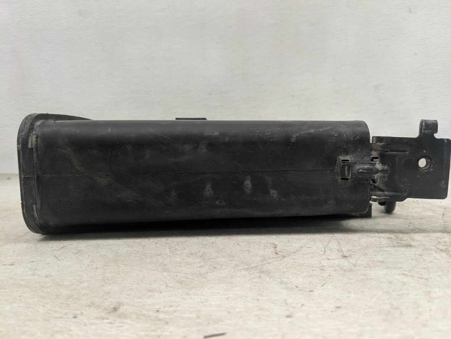 2001 Chevrolet Tahoe Fuel Vapor Charcoal Canister 1461939 - Oemusedautoparts1.com