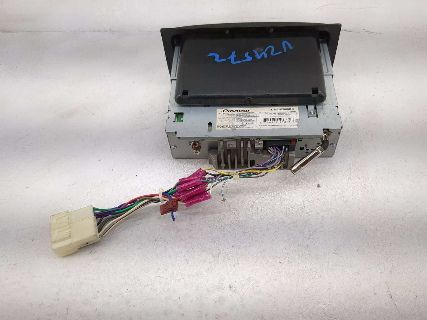 1995-2002 Chevrolet Tahoe Radio AM FM Cd Player Receiver Replacement P/N:DEH-X2600UI 884938218658 Fits OEM Used Auto Parts -