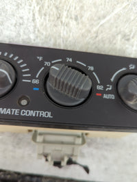 2001 Chevrolet Tahoe Climate Control Module Temperature AC/Heater Replacement P/N:15765095 Fits OEM Used Auto Parts - Oemuse
