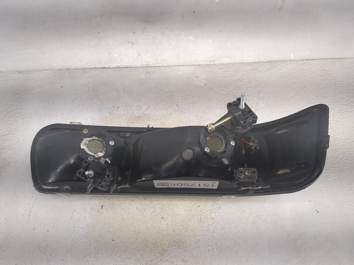 2000-2006 Chevrolet Tahoe Driver Left Oem Head Light Headlight Lamp 1517505 - Oemusedautoparts1.com