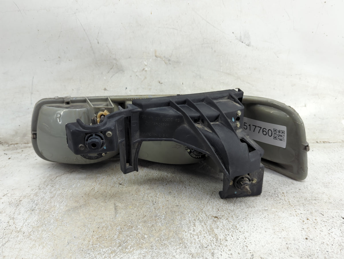 2000-2006 Chevrolet Tahoe Passenger Right Oem Head Light Headlight Lamp 1517760 - Oemusedautoparts1.com