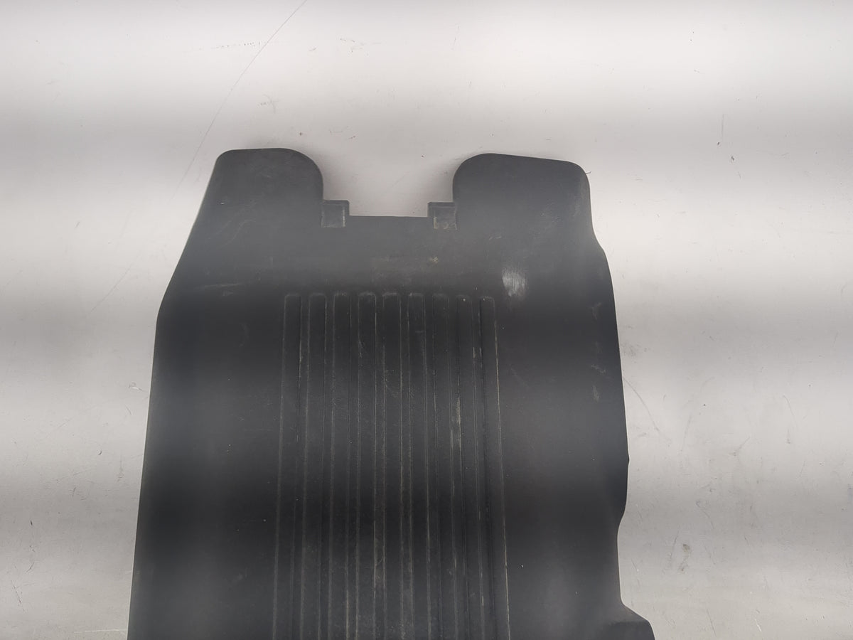 2001 Chevrolet Tahoe Engine Cover - Oemusedautoparts1.com