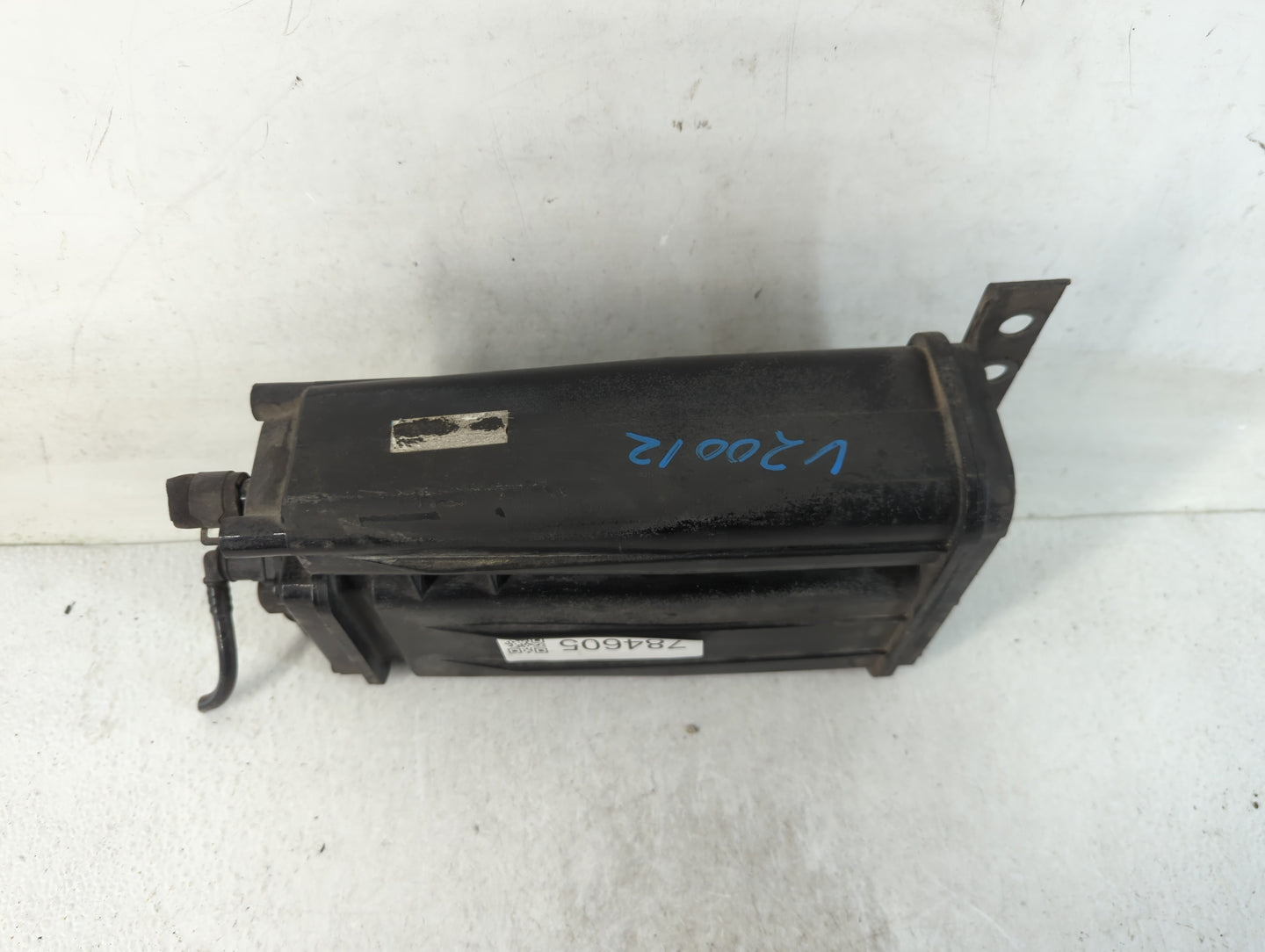 2001 Chevrolet Tahoe Fuel Vapor Charcoal Canister 784605 - Oemusedautoparts1.com