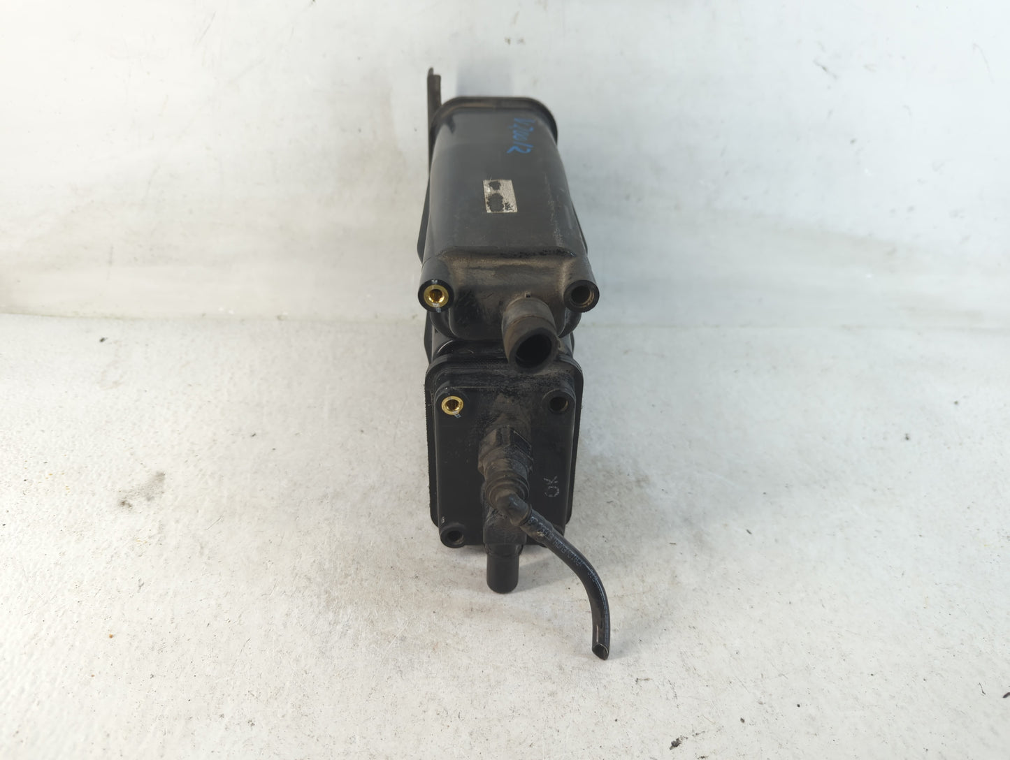 2001 Chevrolet Tahoe Fuel Vapor Charcoal Canister 784605 - Oemusedautoparts1.com