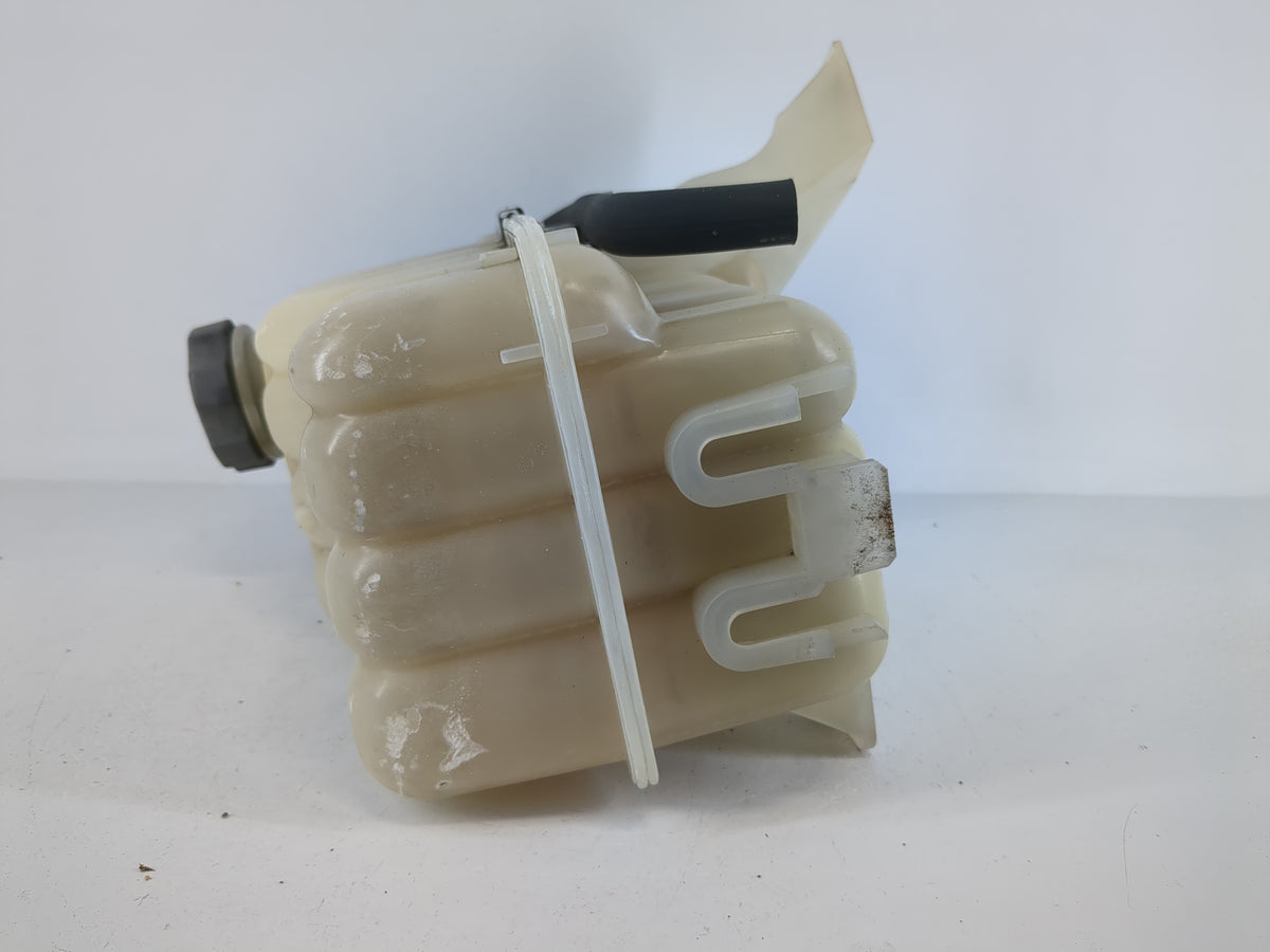 2000-2004 Chevrolet Tahoe Radiator Coolant Overflow Expansion Tank Bottle - Oemusedautoparts1.com