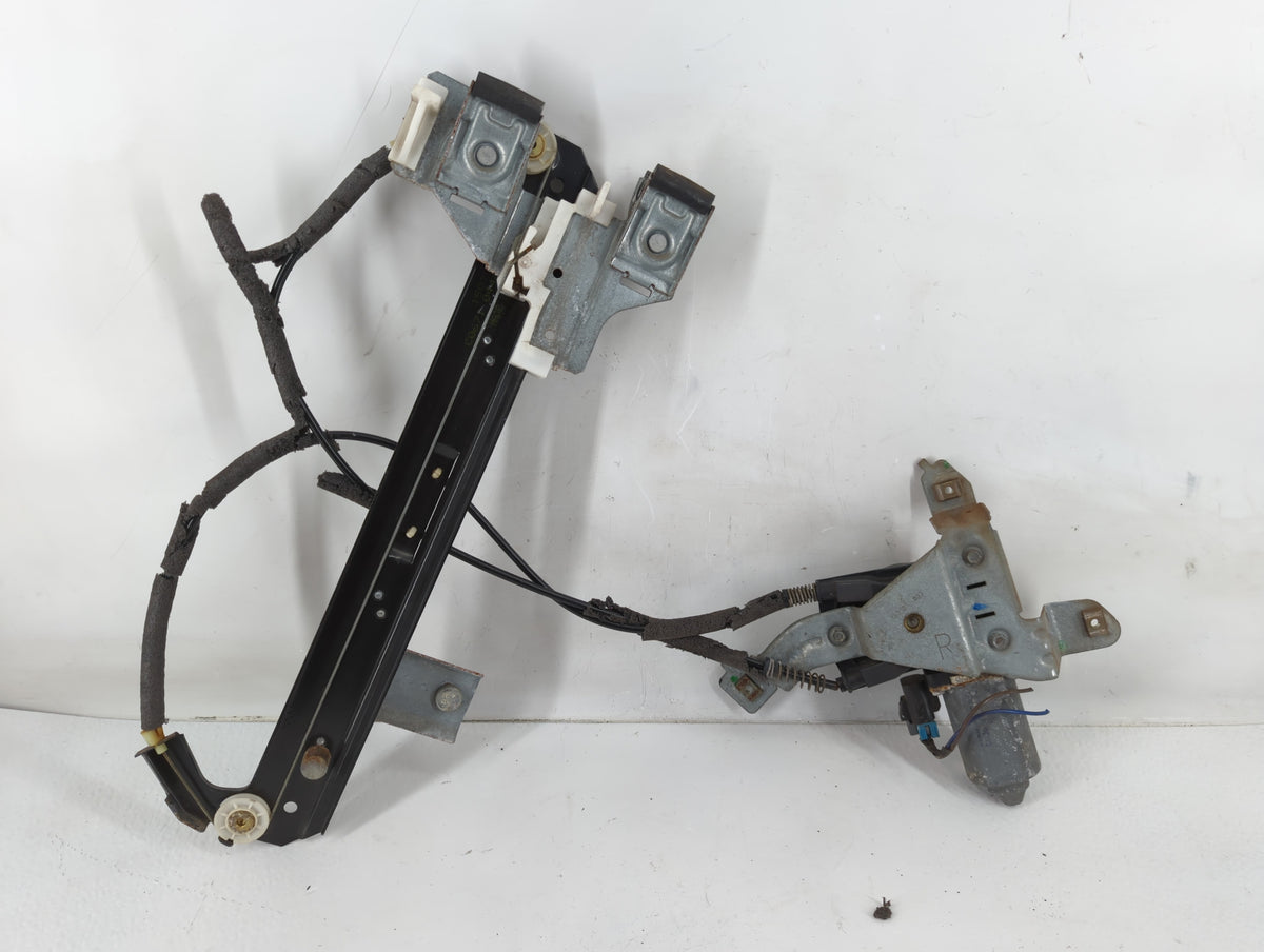 2000-2006 Chevrolet Tahoe Used Window Regulator Right Passenger Rear 944014 - Oemusedautoparts1.com