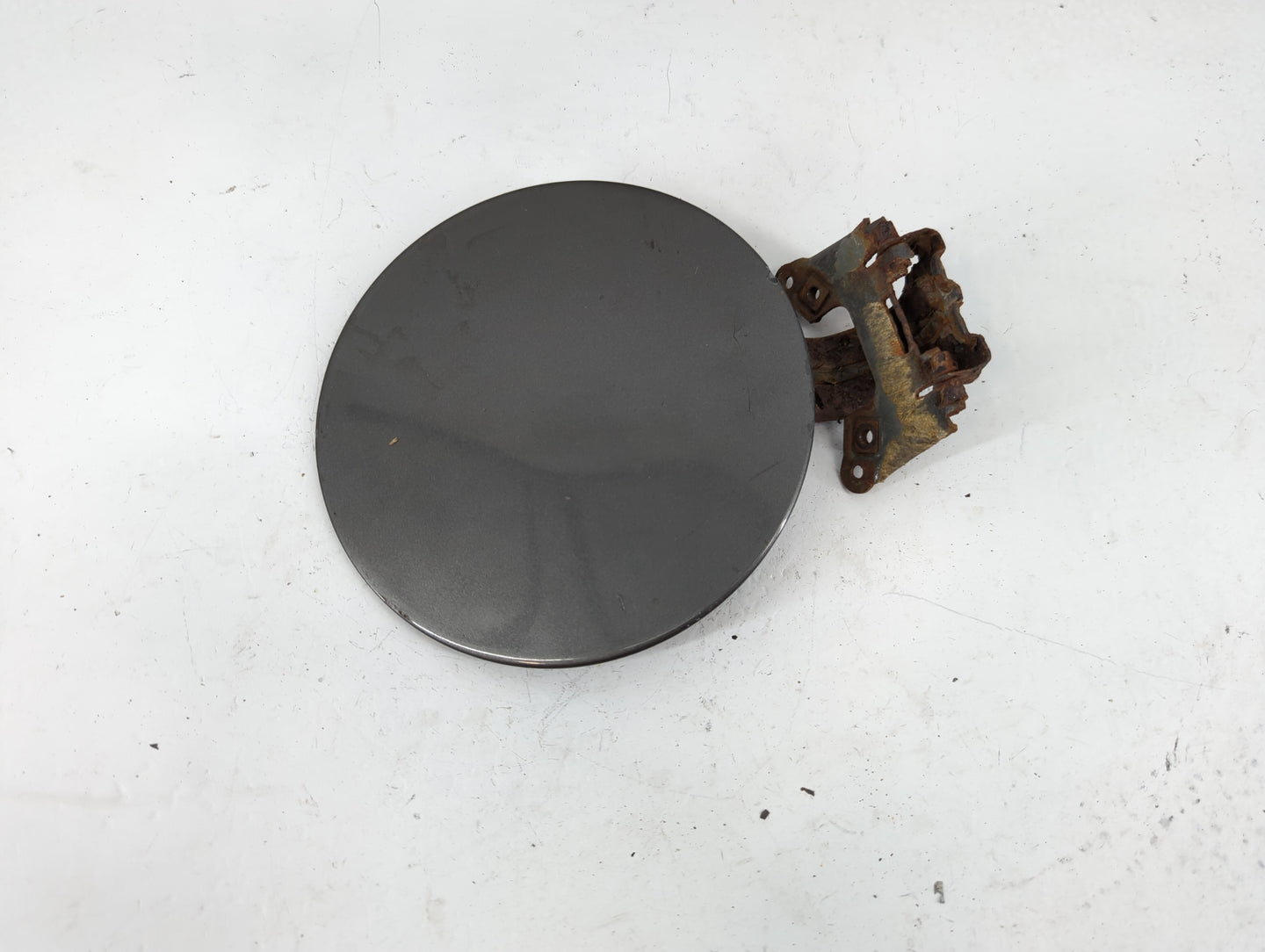 2001 Chevrolet Tahoe Fuel Tank Door Lid Gas Tank - Oemusedautoparts1.com