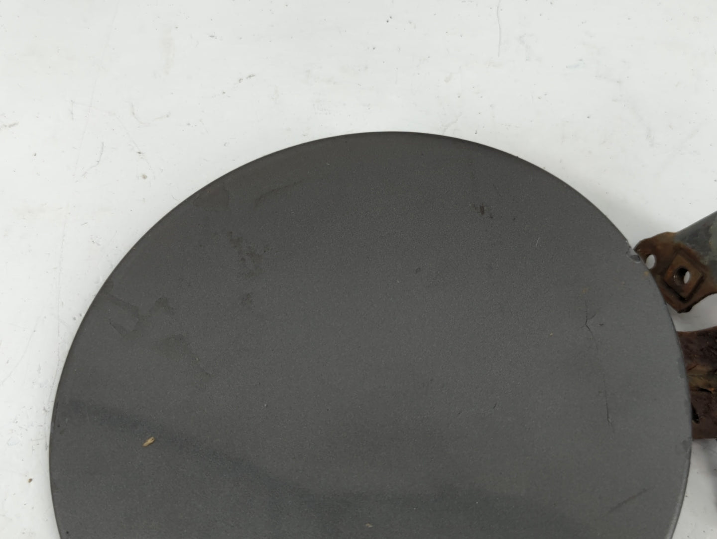 2001 Chevrolet Tahoe Fuel Tank Door Lid Gas Tank - Oemusedautoparts1.com