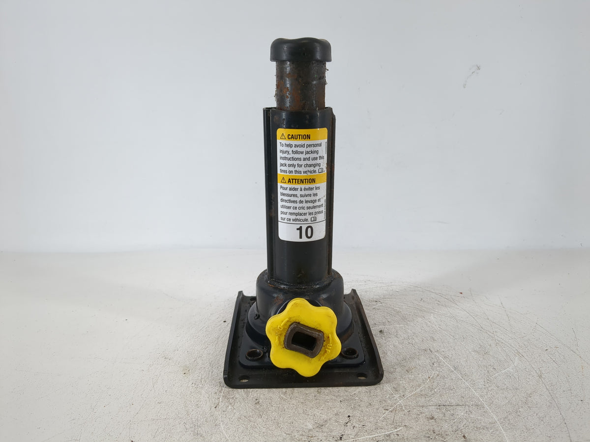2001 Chevrolet Tahoe Spare Scissor Car Jack 980216 - Oemusedautoparts1.com