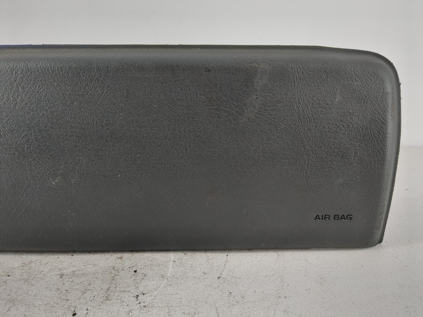 2000-2002 Chevrolet Tahoe Air Bag Passenger Right Dashboard OEM Fits Fits 2000 2001 2002 2003 OEM Used Auto Parts - Oemuseda