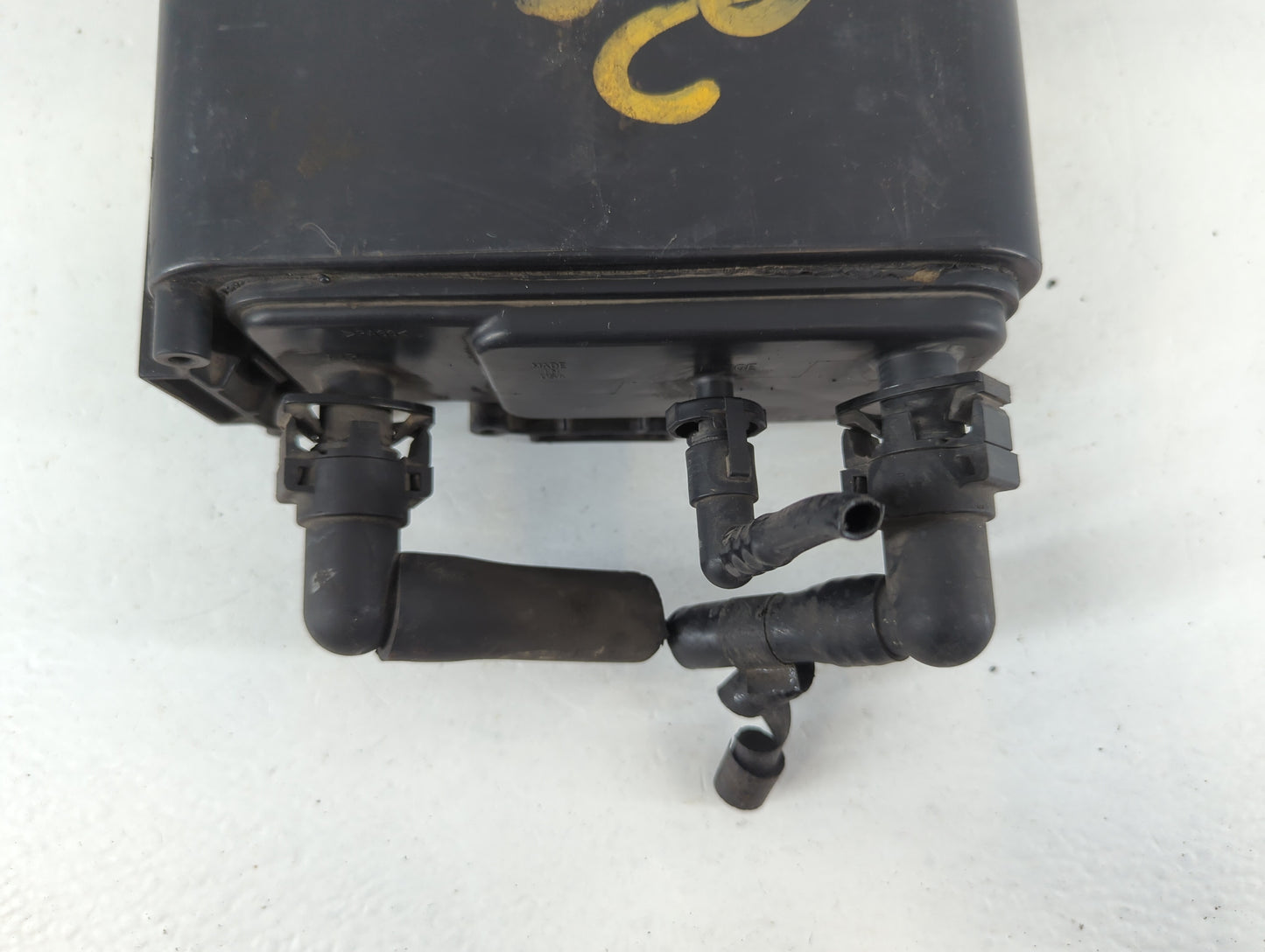 2001 Chevrolet Venture Fuel Vapor Charcoal Canister - Oemusedautoparts1.com
