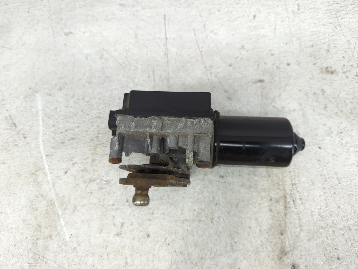 1997-2005 Chevrolet Venture Front Windshield Wiper Motor Fits Fits 1997 1998 1999 2000 2001 2002 2003 2004 2005 OEM Used Aut