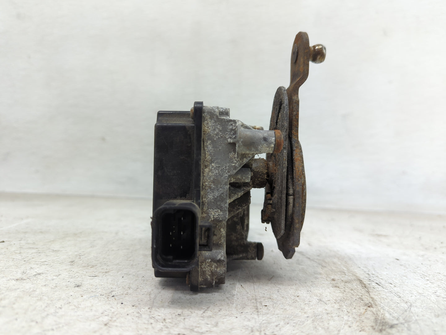 1997-2005 Chevrolet Venture Front Windshield Wiper Motor Fits Fits 1997 1998 1999 2000 2001 2002 2003 2004 2005 OEM Used Aut
