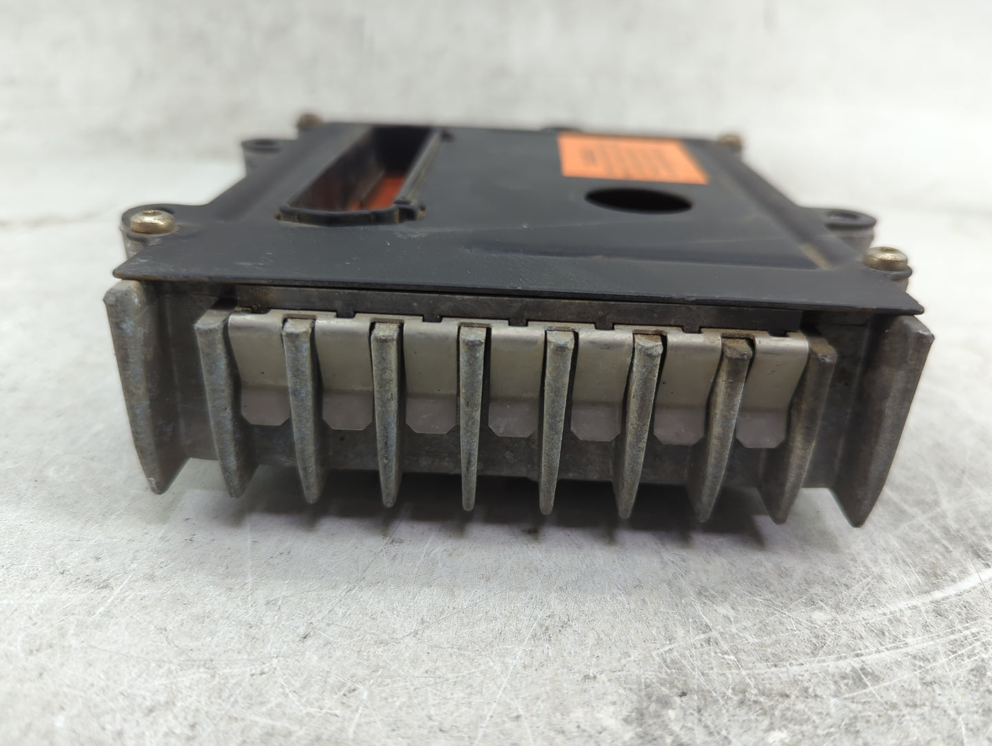 Chrysler 300m Body Control Module Bcm Inner Cabin Fuse Box R4896430ag - Oemusedautoparts1.com