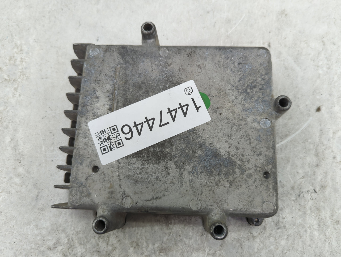 Chrysler 300m Body Control Module Bcm Inner Cabin Fuse Box R4896430ag - Oemusedautoparts1.com