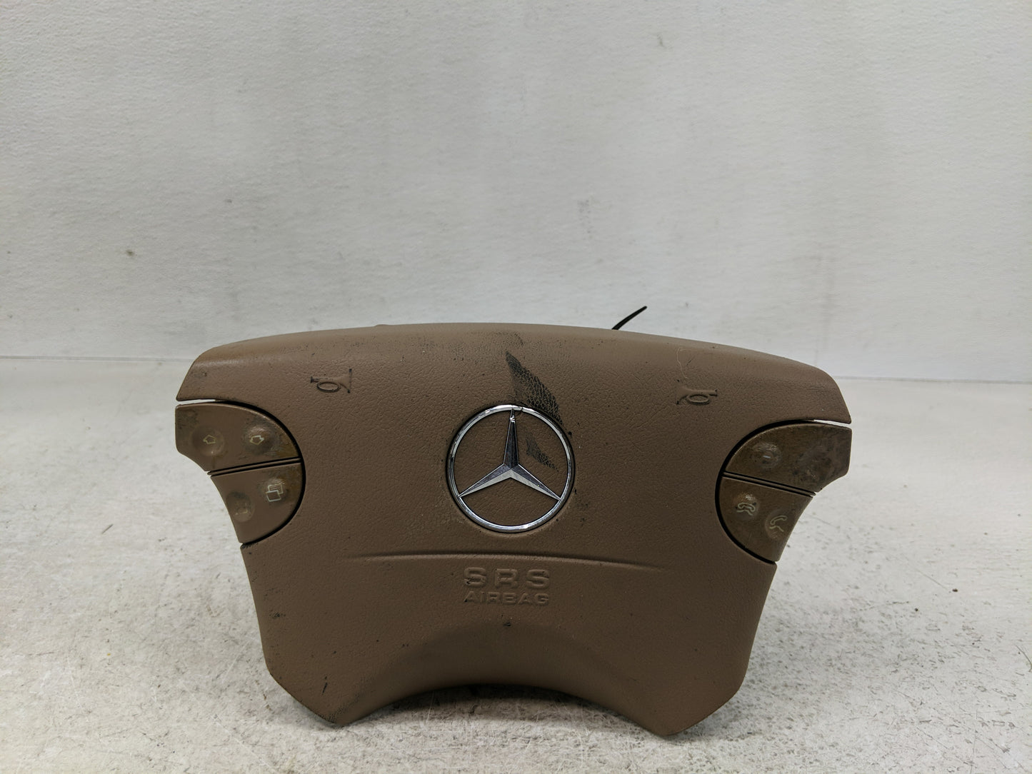 2001 Chrysler E Class Air Bag Driver Left Steering Wheel Mounted Fits OEM Used Auto Parts - Oemusedautoparts1.com