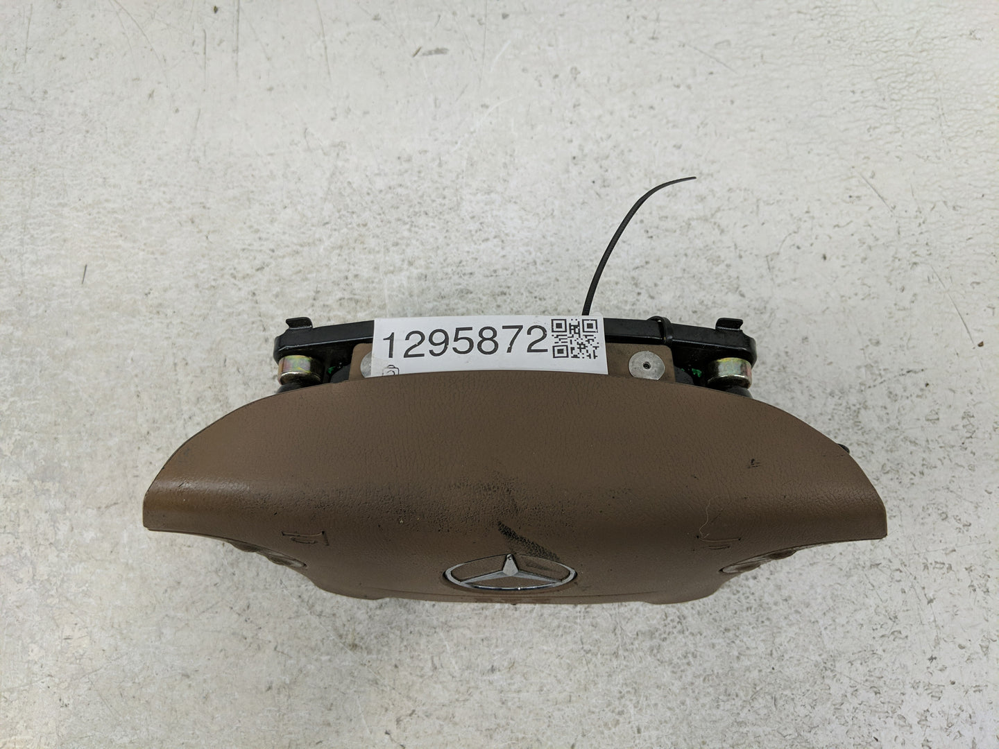 2001 Chrysler E Class Air Bag Driver Left Steering Wheel Mounted Fits OEM Used Auto Parts - Oemusedautoparts1.com
