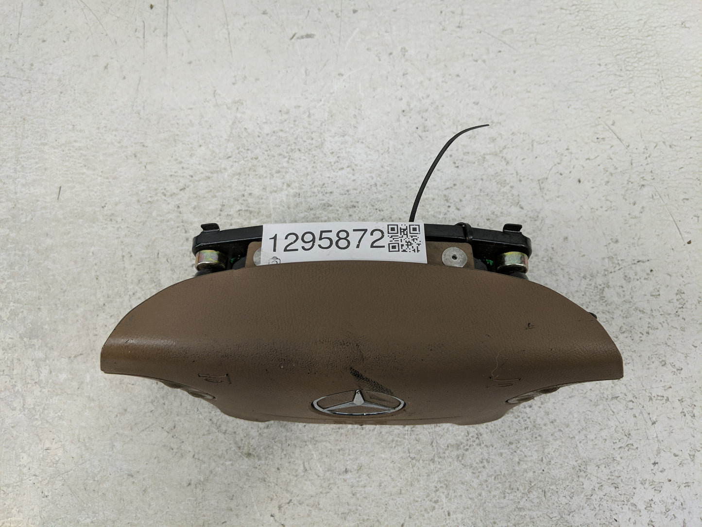 2001 Chrysler E Class Air Bag Driver Left Steering Wheel Mounted Fits OEM Used Auto Parts - Oemusedautoparts1.com