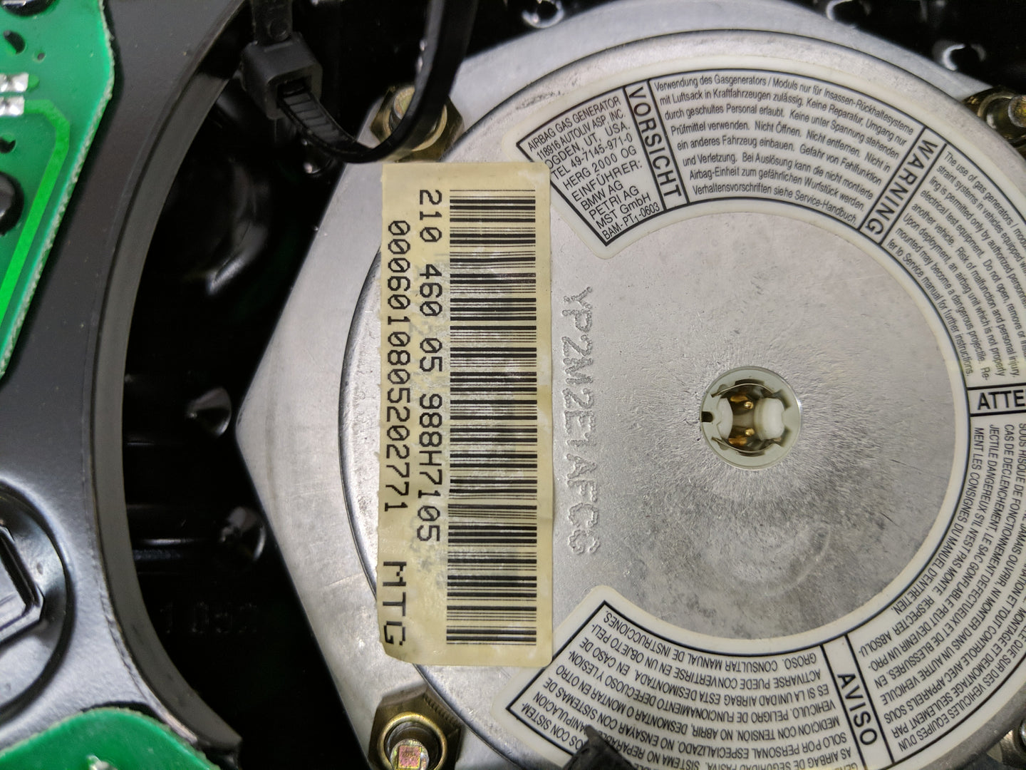 2001 Chrysler E Class Air Bag Driver Left Steering Wheel Mounted Fits OEM Used Auto Parts - Oemusedautoparts1.com