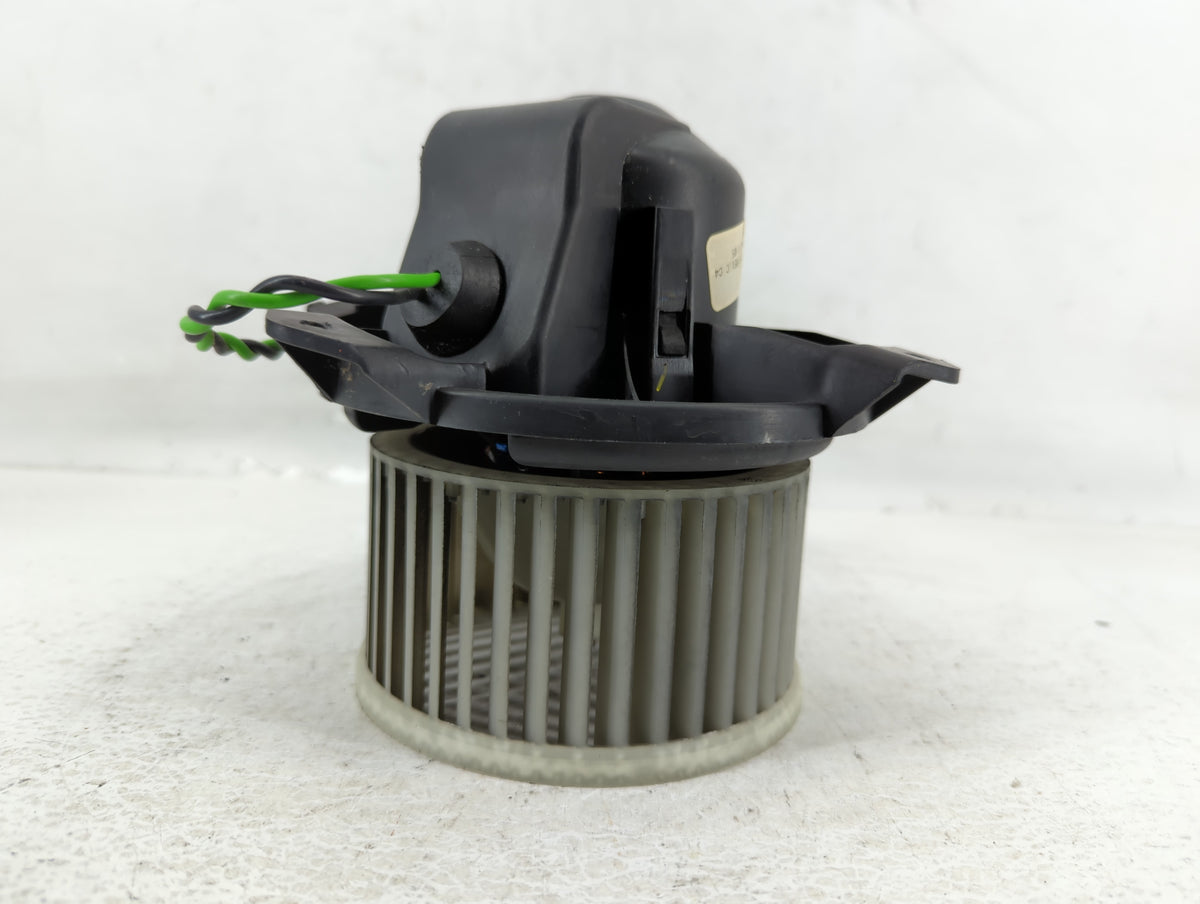 2001 Chrysler Grand Voyager Heater AC Blower Motor P/N:790515B Fits OEM Used Auto Parts - Oemusedautoparts1.com