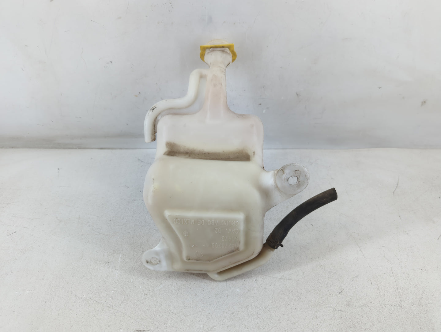 2001 Chrysler Pt Cruiser Windshield Washer Fluid Reservoir Bottle Oem - Oemusedautoparts1.com