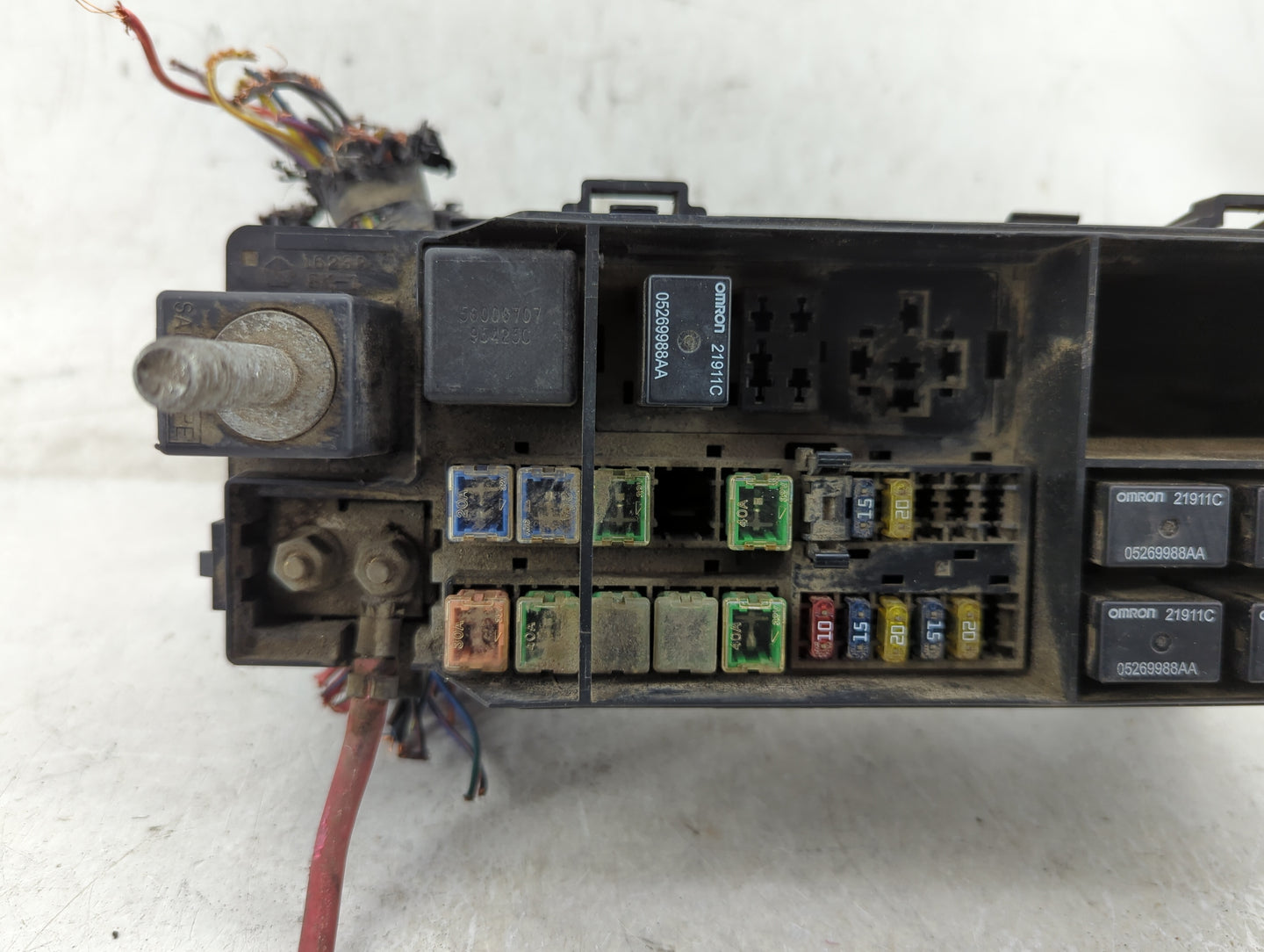 2001-2002 Chrysler Pt Cruiser Fusebox Fuse Box Panel Relay Module Fits Fits 2001 2002 OEM Used Auto Parts - Oemusedautoparts