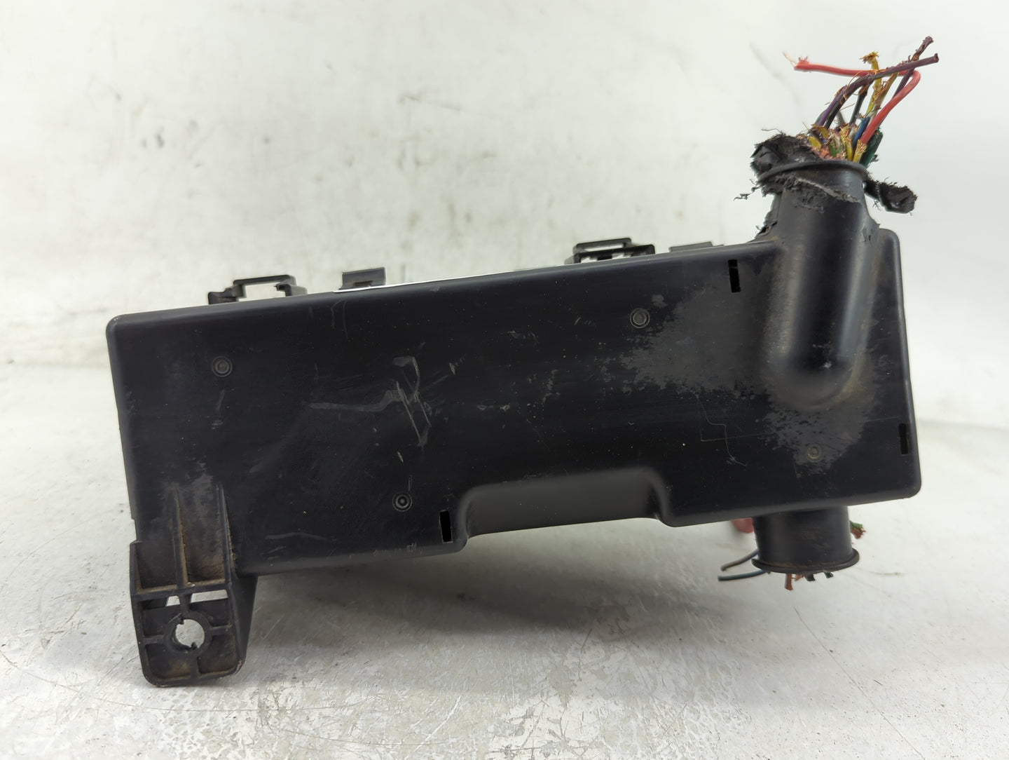 2001-2002 Chrysler Pt Cruiser Fusebox Fuse Box Panel Relay Module Fits Fits 2001 2002 OEM Used Auto Parts - Oemusedautoparts