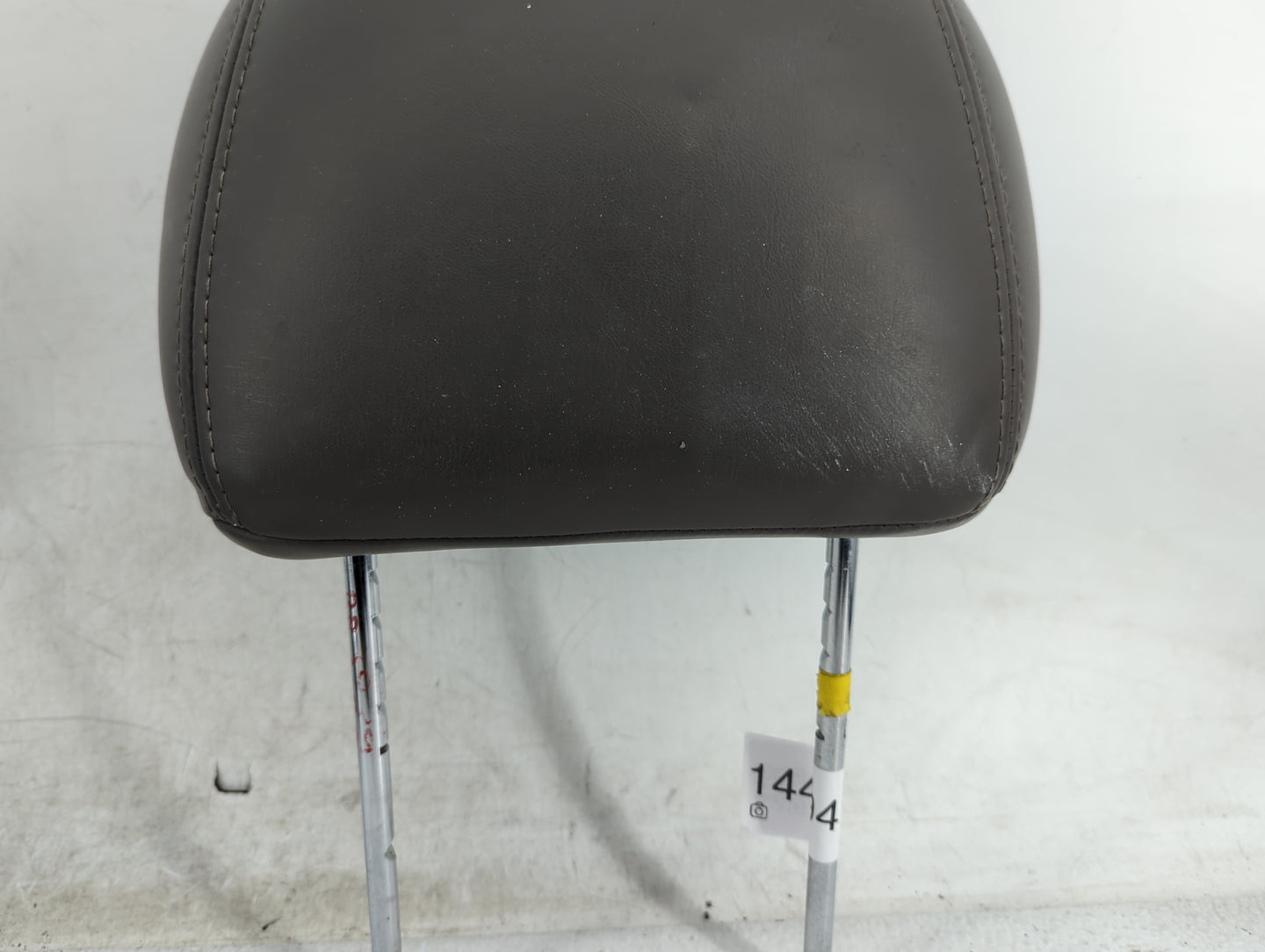 2001-2001 Chrysler Pt Cruiser Headrest Head Rest Front Driver Seat Black - Oemusedautoparts1.com