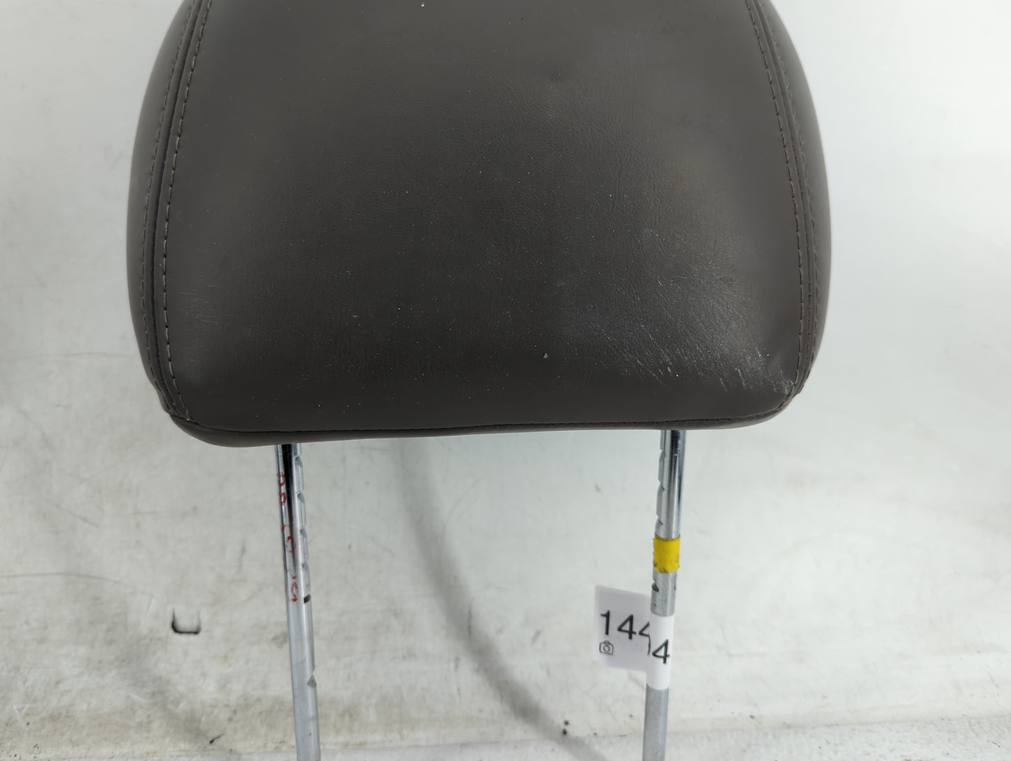 2001-2001 Chrysler Pt Cruiser Headrest Head Rest Front Driver Seat Black - Oemusedautoparts1.com