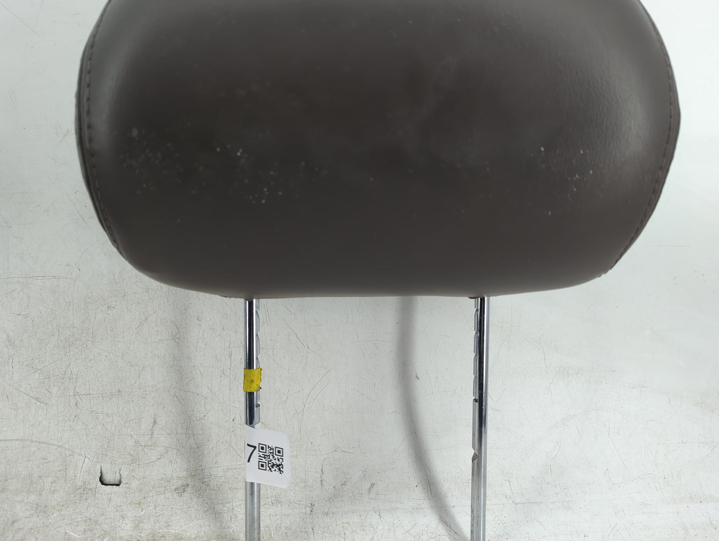 2001-2001 Chrysler Pt Cruiser Headrest Head Rest Front Driver Seat Black - Oemusedautoparts1.com