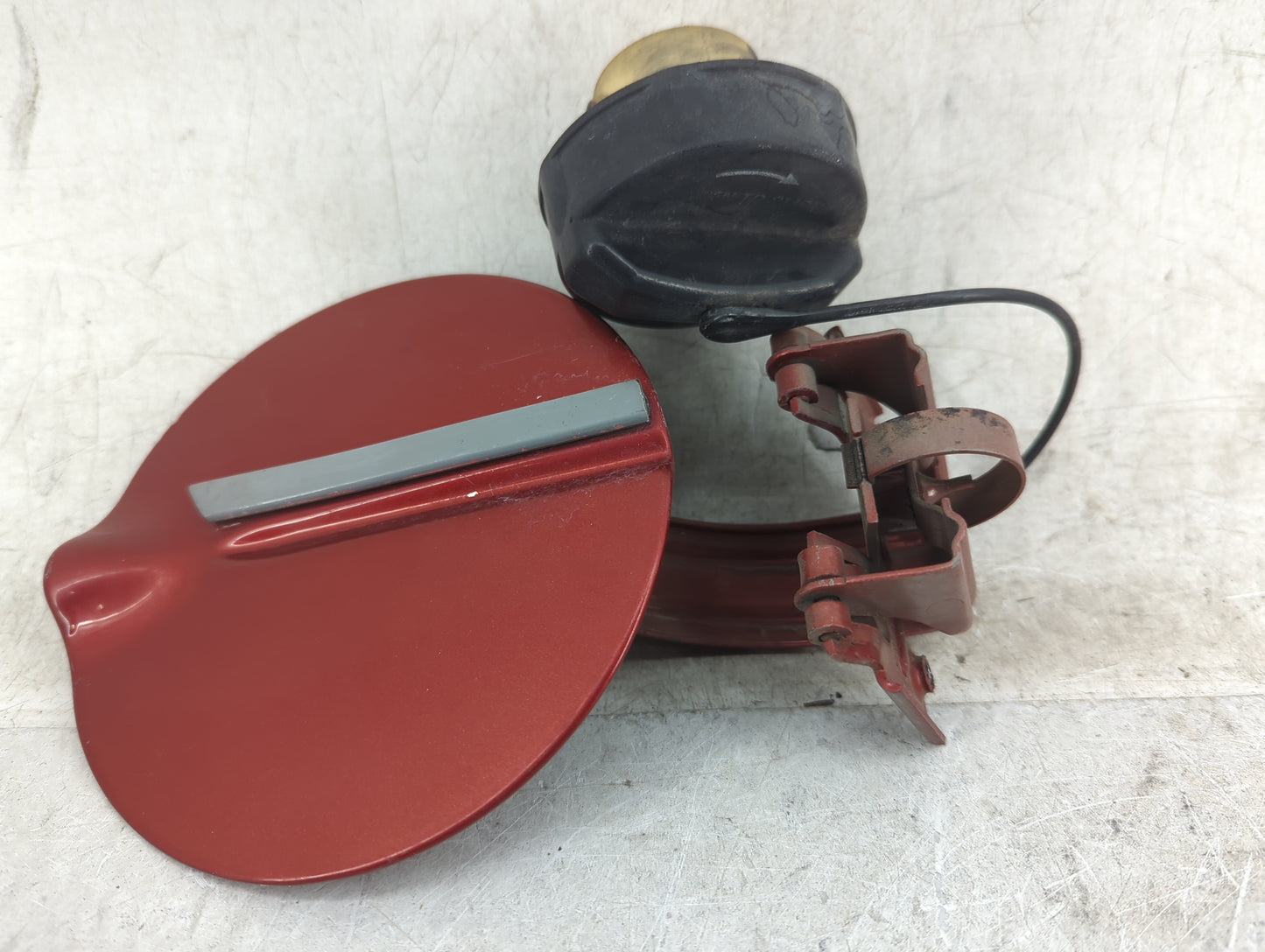 2001 Chrysler Pt Cruiser Fuel Tank Door Lid Gas Tank Red - Oemusedautoparts1.com