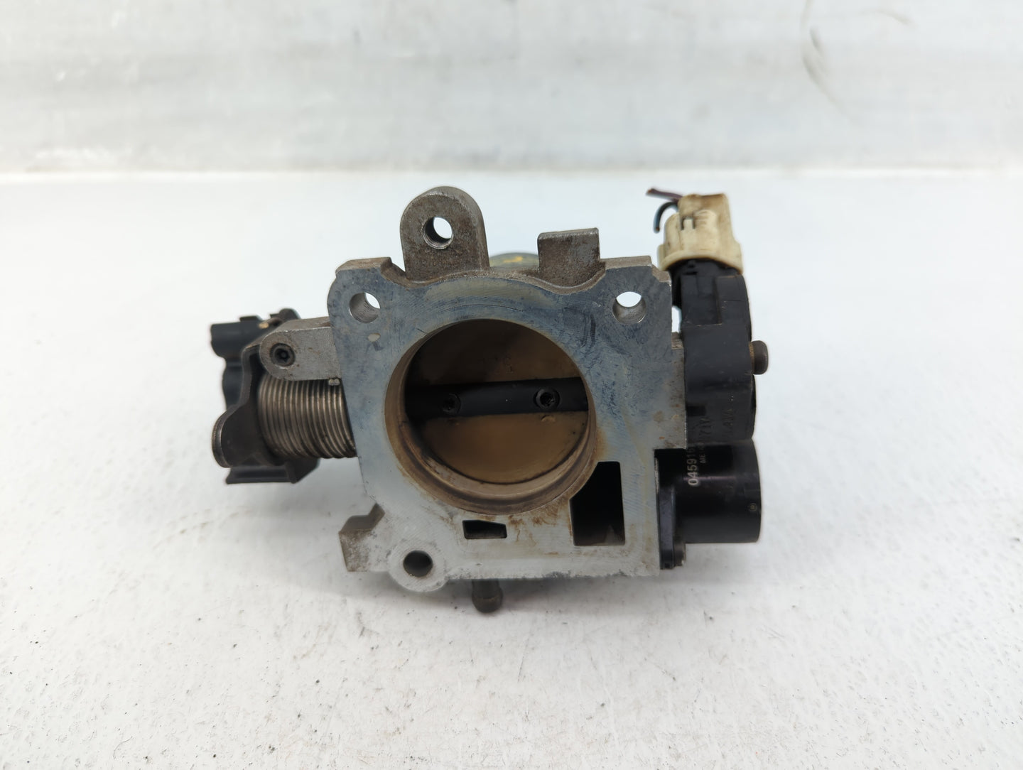 2001-2002 Chrysler Pt Cruiser Throttle Body P/N:04891188AC 11200000AB2 Fits Fits 2001 2002 OEM Used Auto Parts - Oemusedauto