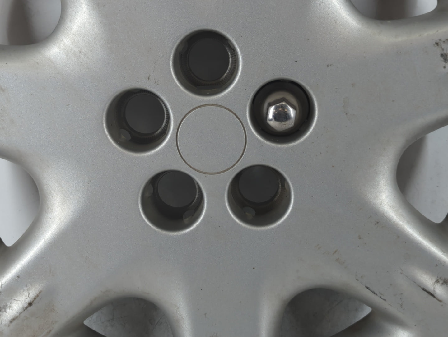 2001 Chrysler Pt Cruiser Driver Front Wheel Hub Oem - Oemusedautoparts1.com