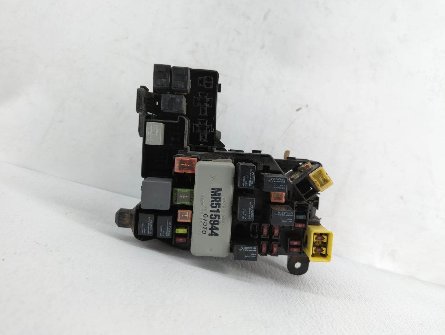 2001 Chrysler Stratus Fusebox Fuse Box Panel Relay Module P/N:P04608584AF P04608884AC, P04608641AF Fits OEM Used Auto Parts 