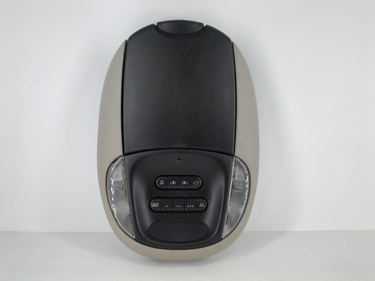 2001 Chrysler Town & Country Overhead Roof Console - Oemusedautoparts1.com