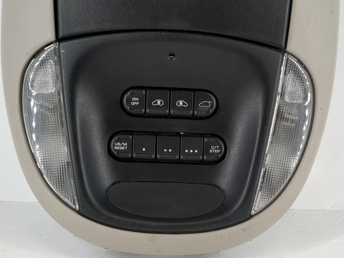 2001 Chrysler Town & Country Overhead Roof Console - Oemusedautoparts1.com