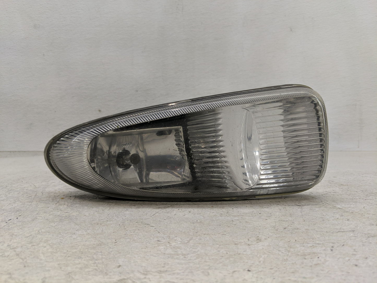 2001-2004 Chrysler Town & Country Passenger Right Oem Front Light Lamp - Oemusedautoparts1.com