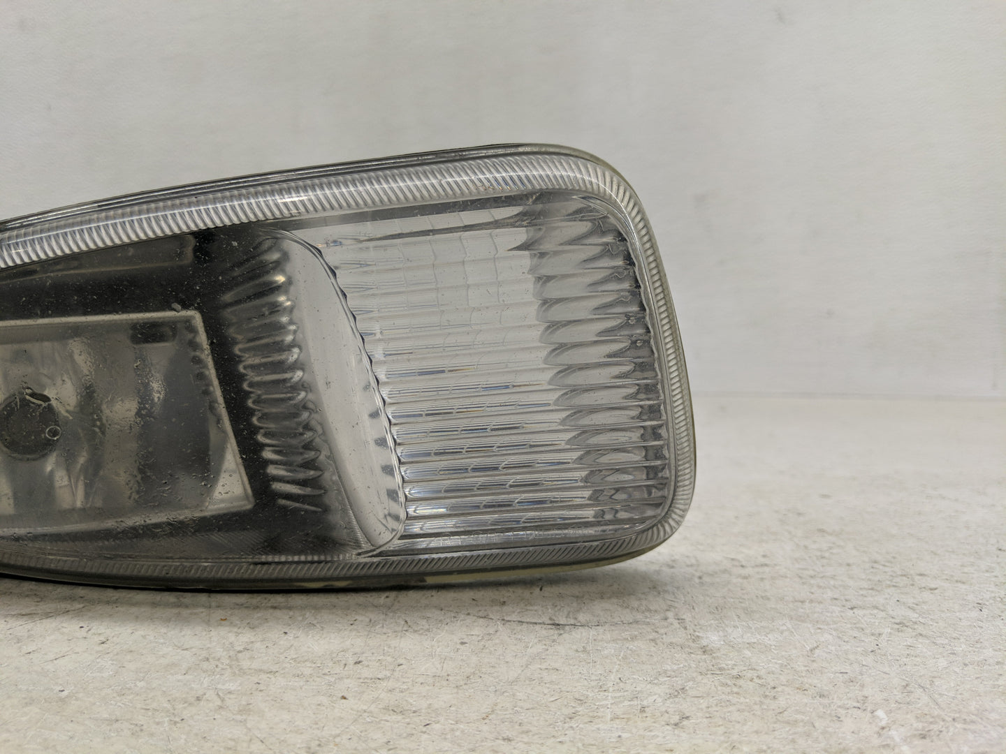 2001-2004 Chrysler Town & Country Passenger Right Oem Front Light Lamp - Oemusedautoparts1.com