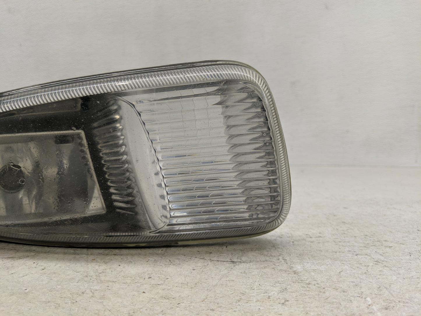 2001-2004 Chrysler Town & Country Passenger Right Oem Front Light Lamp - Oemusedautoparts1.com