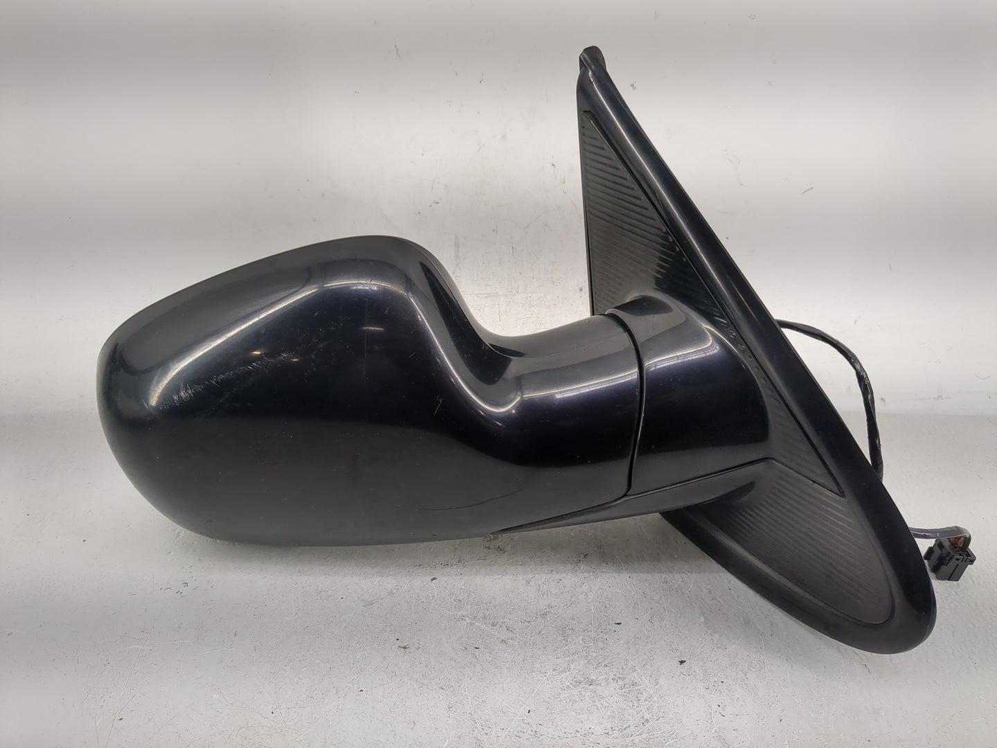 2001-2004 Chrysler Town & Country Passenger Side View Mirror - Right Door Mirror OEM Used - Oemusedautoparts1.com