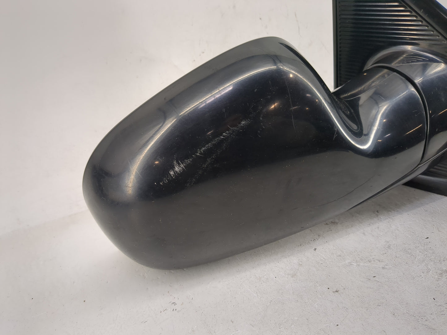 2001-2004 Chrysler Town & Country Passenger Side View Mirror - Right Door Mirror OEM Used - Oemusedautoparts1.com
