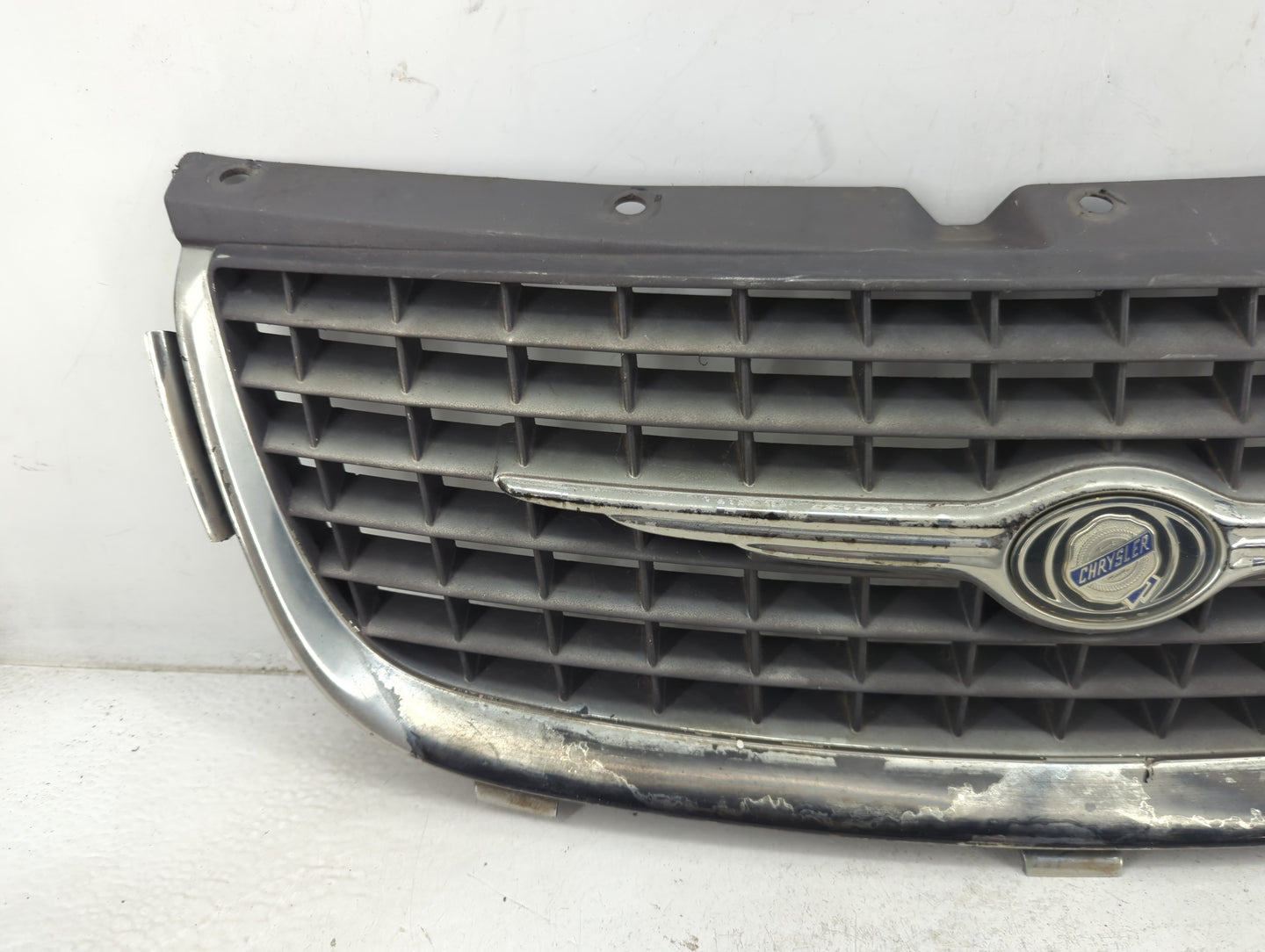 2001-2003 Chrysler Voyager Front Grille Bumper Not Included - Oemusedautoparts1.com