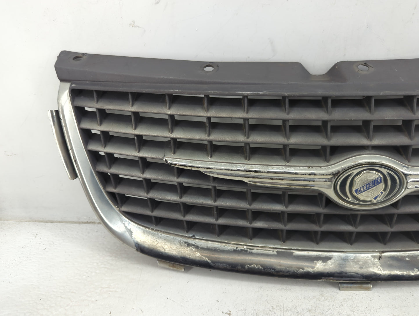 2001-2003 Chrysler Voyager Front Grille Bumper Not Included - Oemusedautoparts1.com