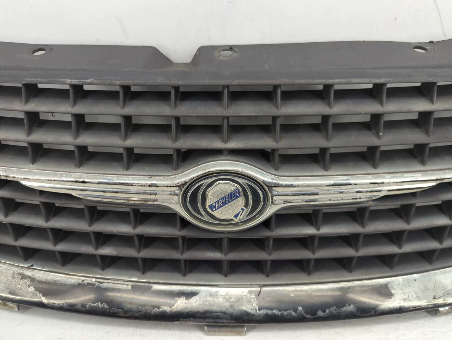 2001-2003 Chrysler Voyager Front Grille Bumper Not Included - Oemusedautoparts1.com