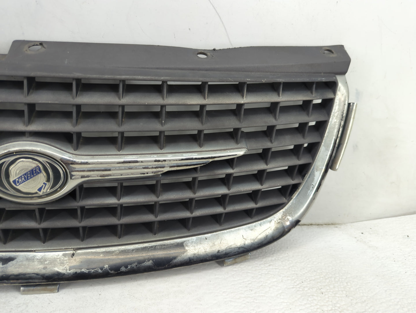 2001-2003 Chrysler Voyager Front Grille Bumper Not Included - Oemusedautoparts1.com