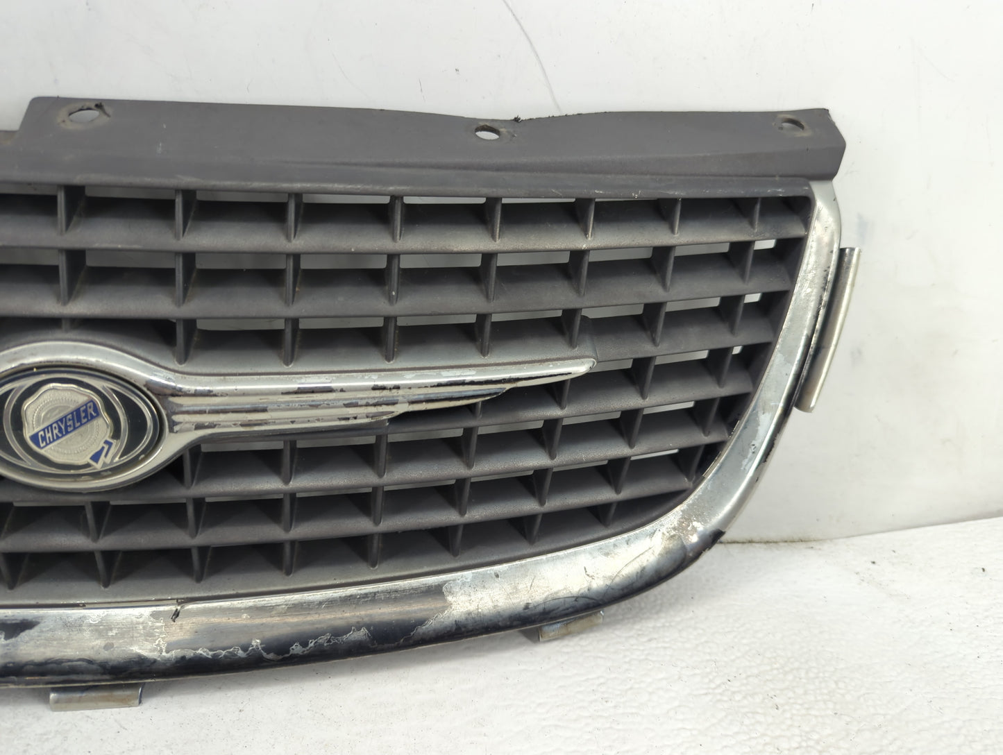 2001-2003 Chrysler Voyager Front Grille Bumper Not Included - Oemusedautoparts1.com