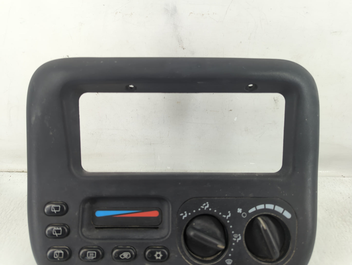 2001-2002 Chrysler Voyager Climate Control Module Temperature AC/Heater Replacement P/N:P04677915AB Fits Fits 2001 2002 OEM 