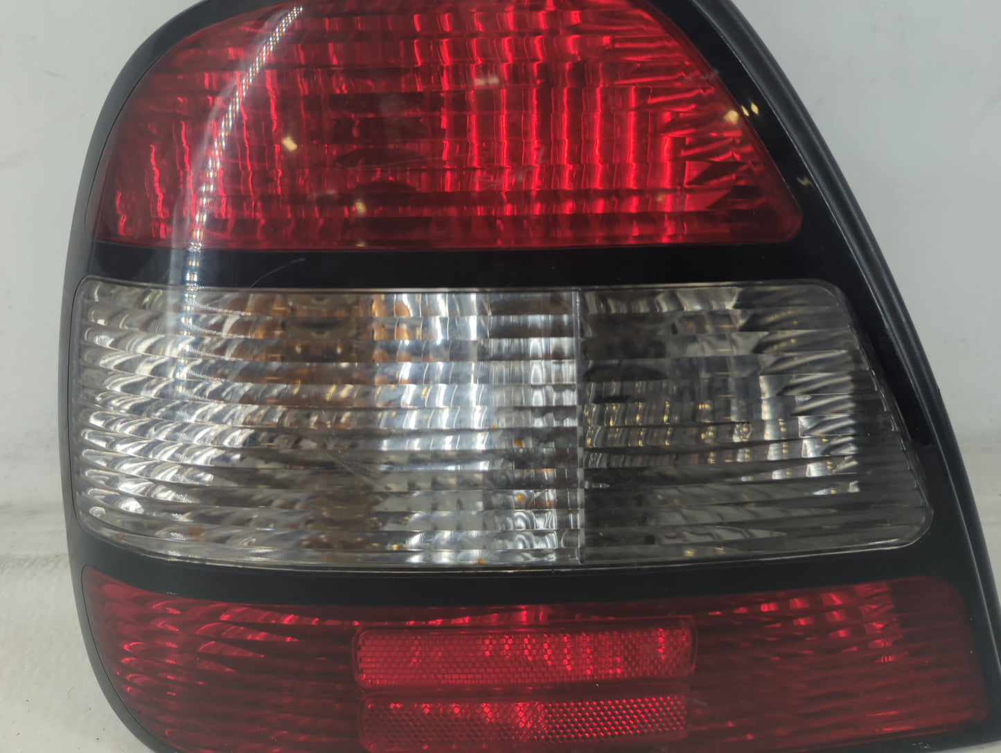 1999-2002 Daewoo Leganza Tail Light Assembly Driver Left OEM Fits Fits 1999 2000 2001 2002 OEM Used Auto Parts - Oemusedauto