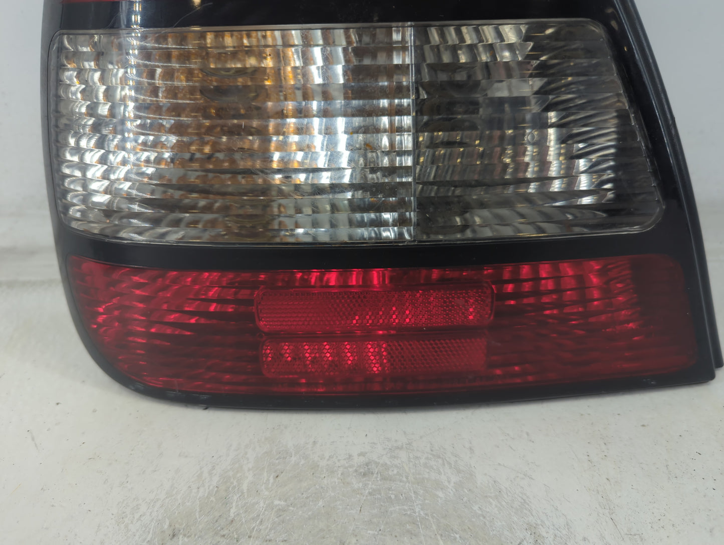 1999-2002 Daewoo Leganza Tail Light Assembly Driver Left OEM Fits Fits 1999 2000 2001 2002 OEM Used Auto Parts - Oemusedauto