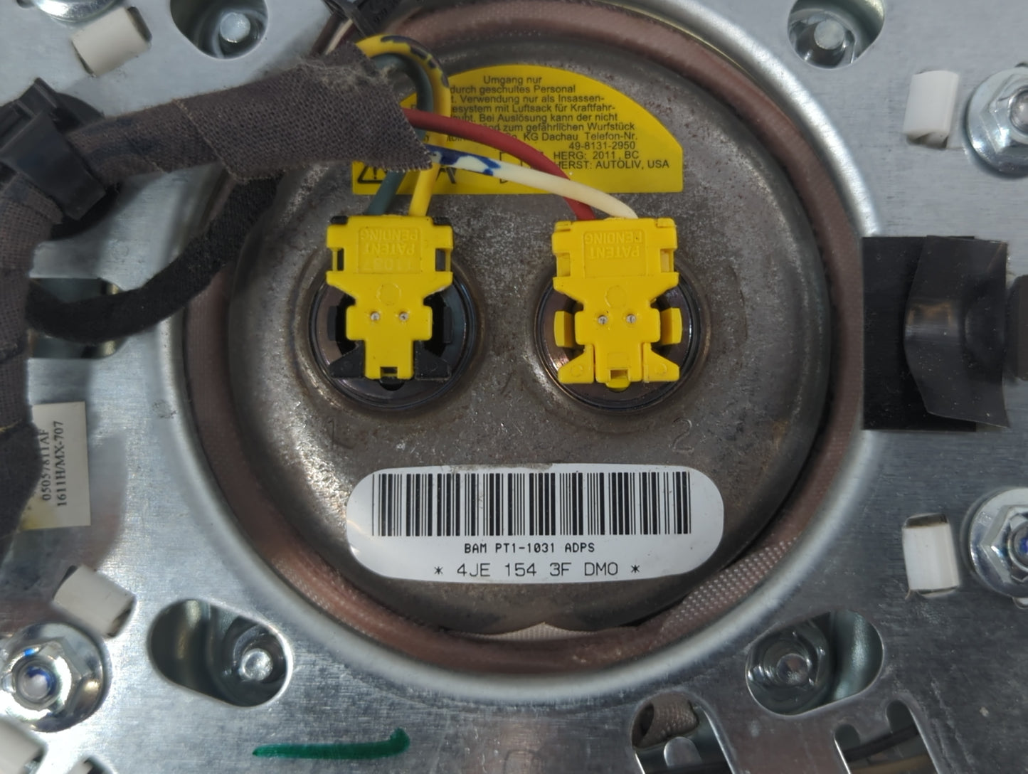 2001 Dodge Caravan Air Bag Driver Left Steering Wheel Mounted P/N:1QK29DX9AF Fits OEM Used Auto Parts - Oemusedautoparts1.co